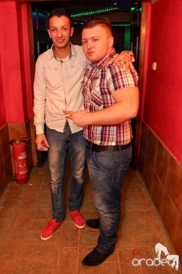 Vineri începe distracţia în Club Downtown,