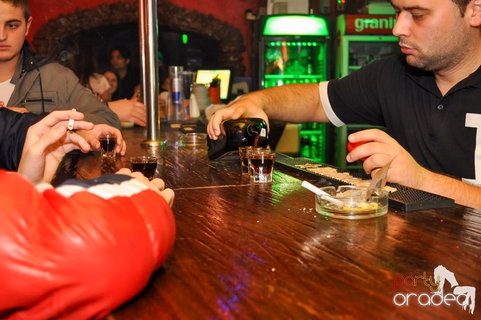 Vineri începe distracţia în Club Downtown,