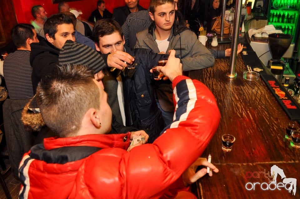 Vineri începe distracţia în Club Downtown,
