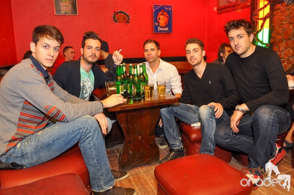 Vineri începe distracţia în Club Downtown,