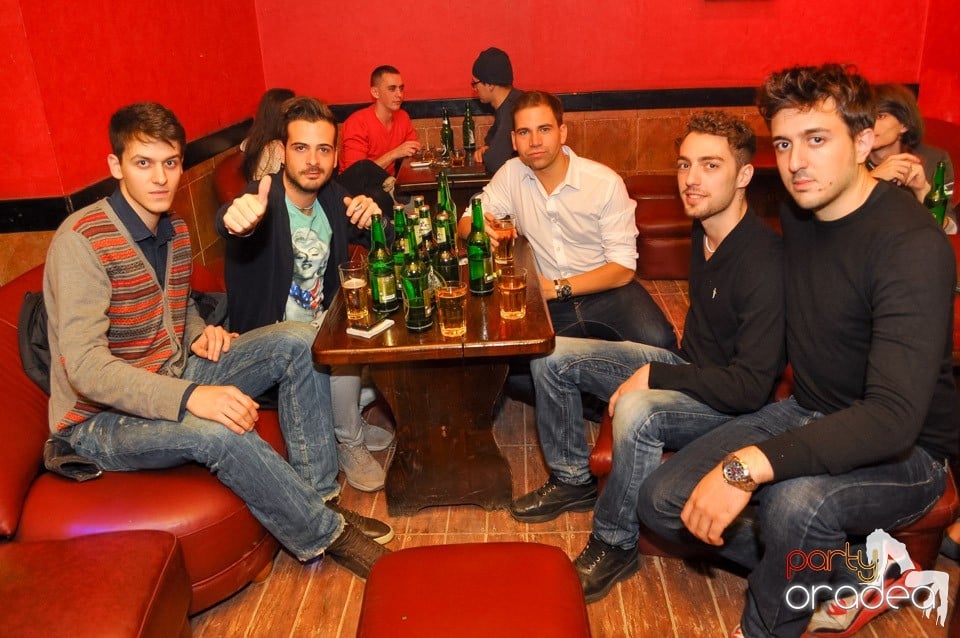 Vineri începe distracţia în Club Downtown,