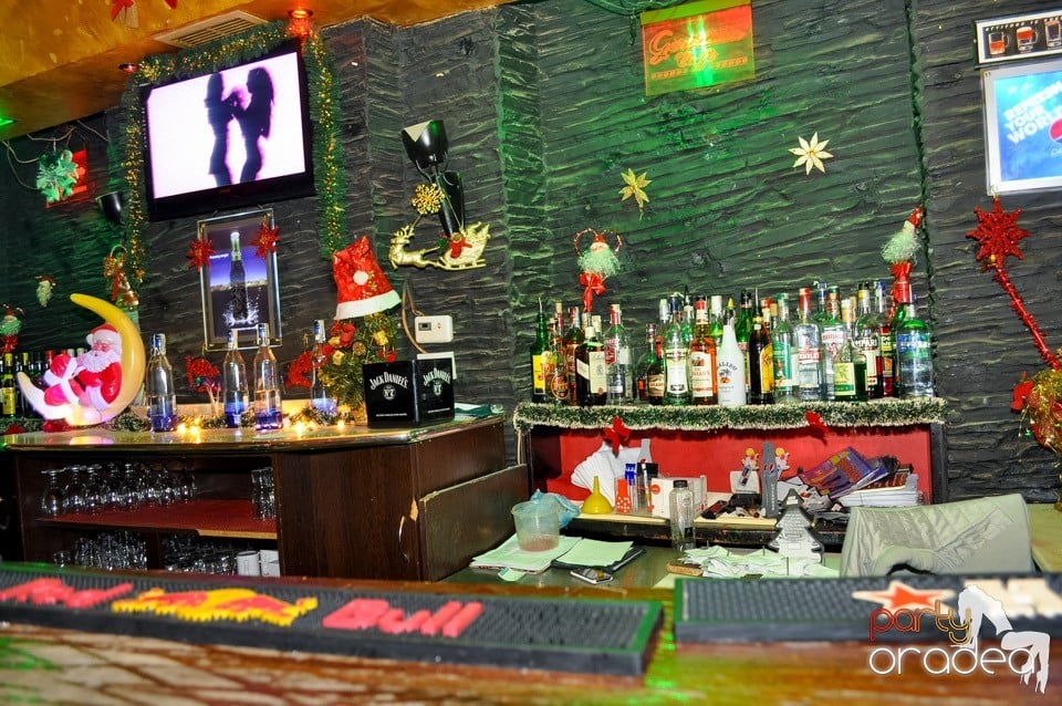 Vineri începe distracţia în Club Downtown,