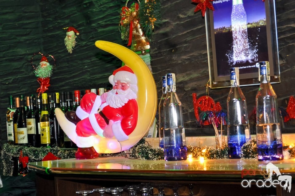 Vineri începe distracţia în Club Downtown,