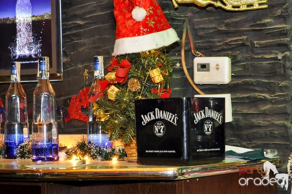 Vineri începe distracţia în Club Downtown,