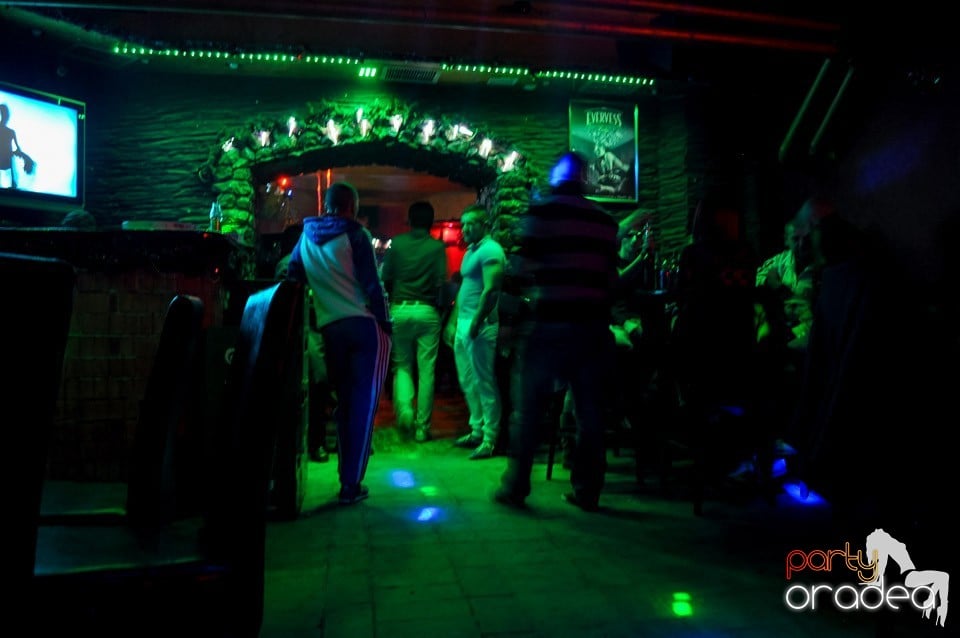 Vineri începe distracţia în Club Downtown,