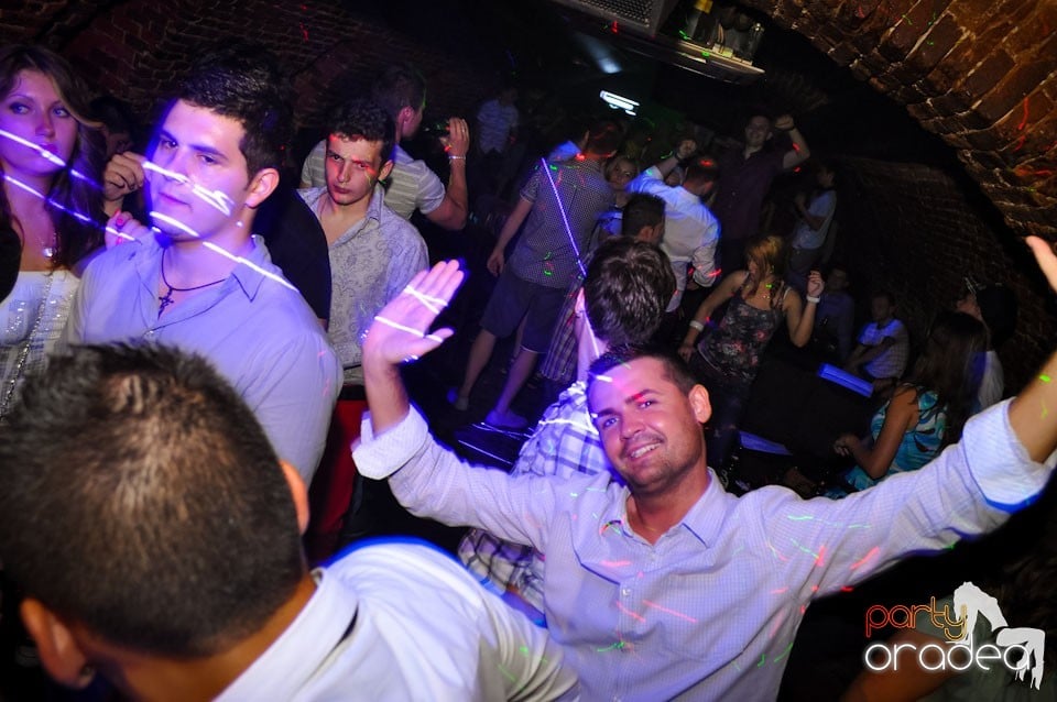 Vineri noaptea @ Club Escape,