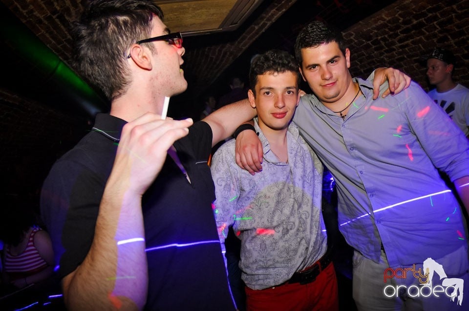 Vineri noaptea @ Club Escape,