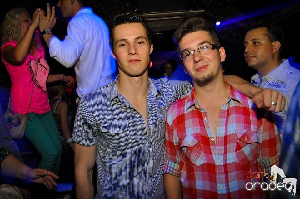 Vineri noaptea @ Club Escape,