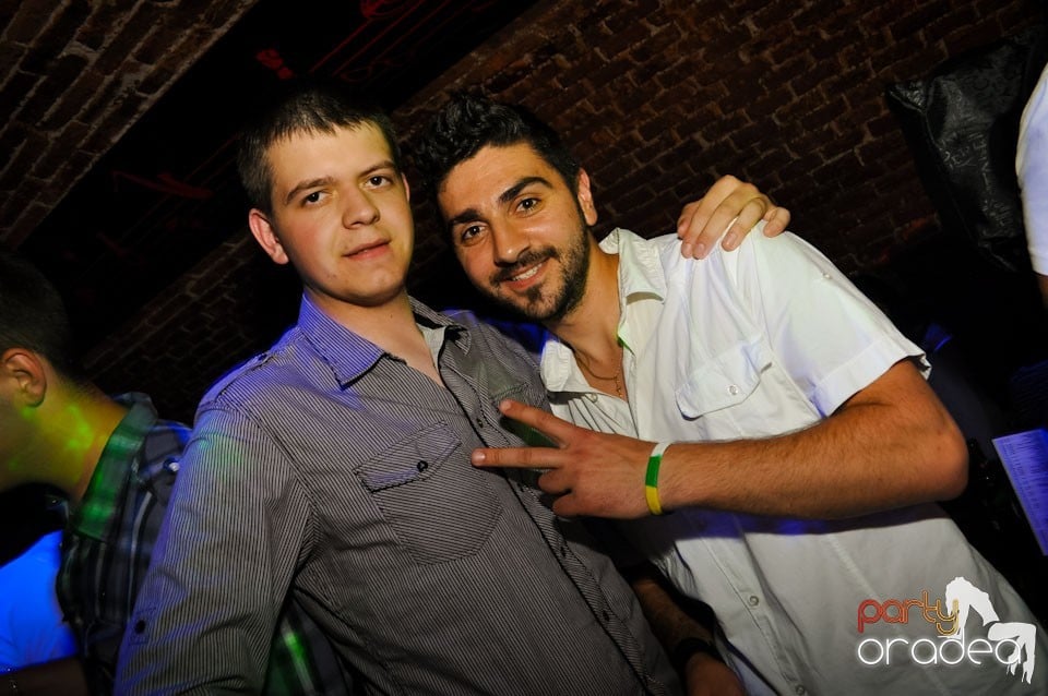 Vineri noaptea @ Club Escape,