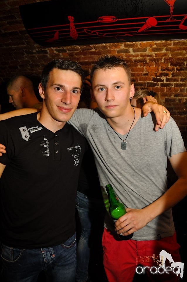 Vineri noaptea @ Club Escape,