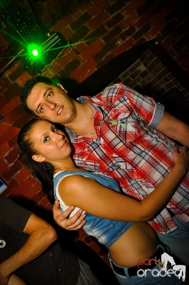 Vineri noaptea @ Club Escape,
