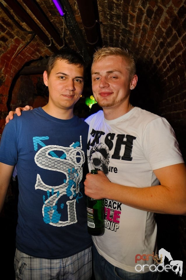 Vineri noaptea @ Club Escape,