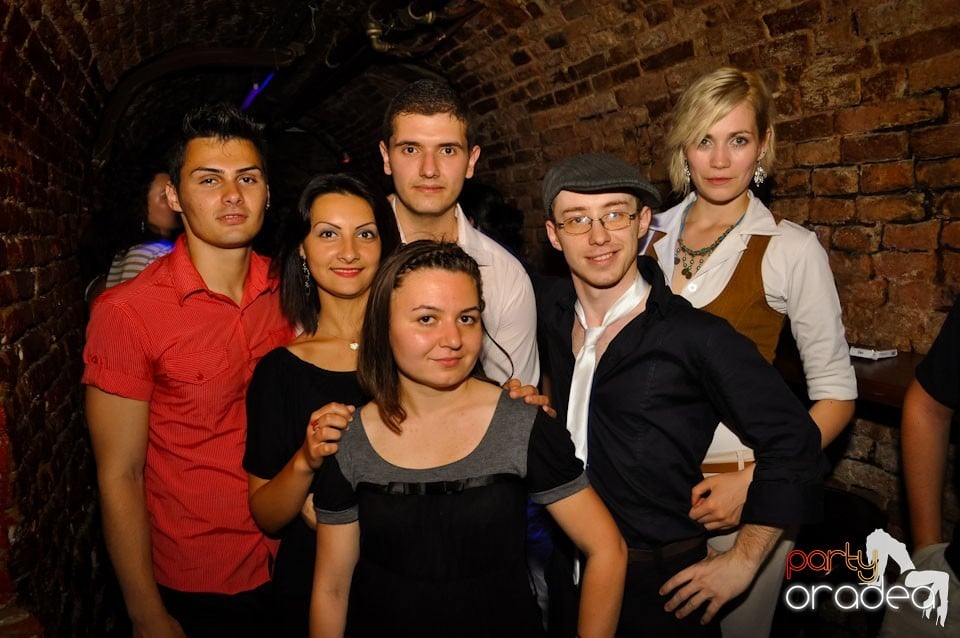Vineri noaptea @ Club Escape,