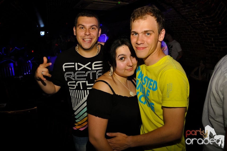 Vineri noaptea @ Club Escape,
