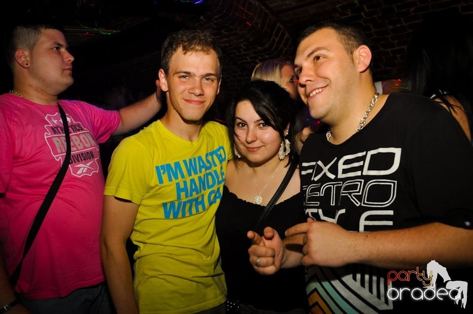 Vineri noaptea @ Club Escape,