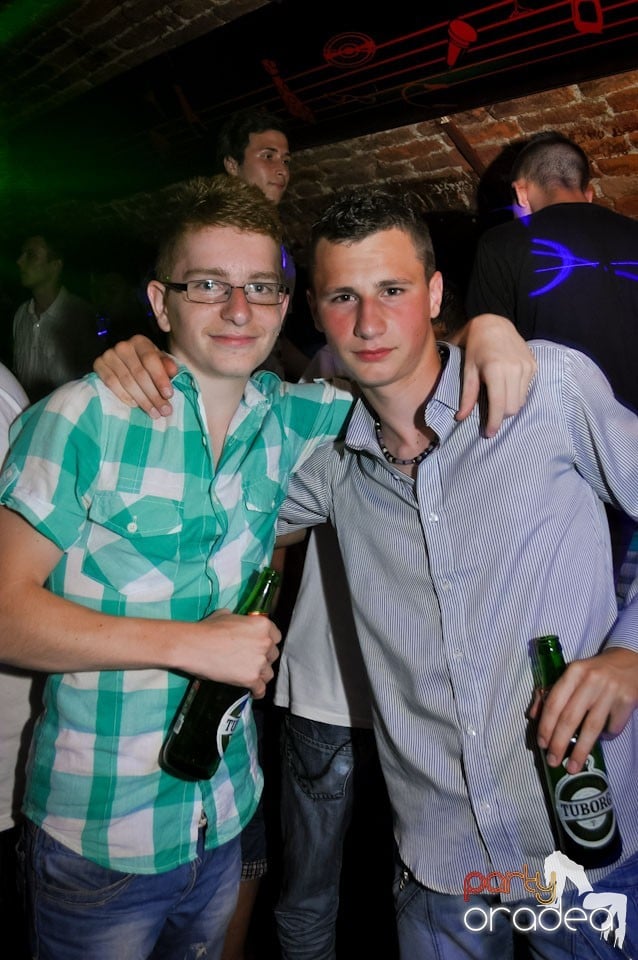 Vineri noaptea @ Club Escape,