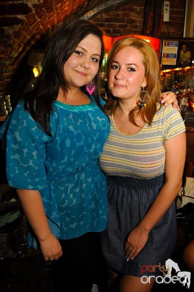 Vineri noaptea @ Club Escape,