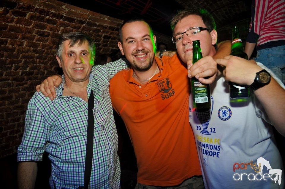 Vineri noaptea @ Club Escape,