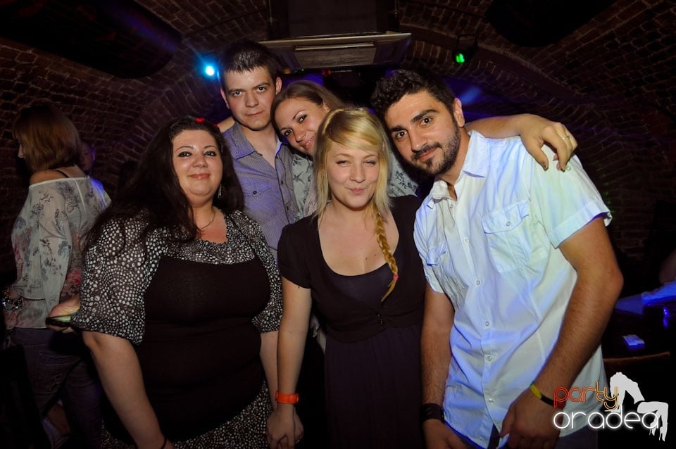 Vineri noaptea @ Club Escape,