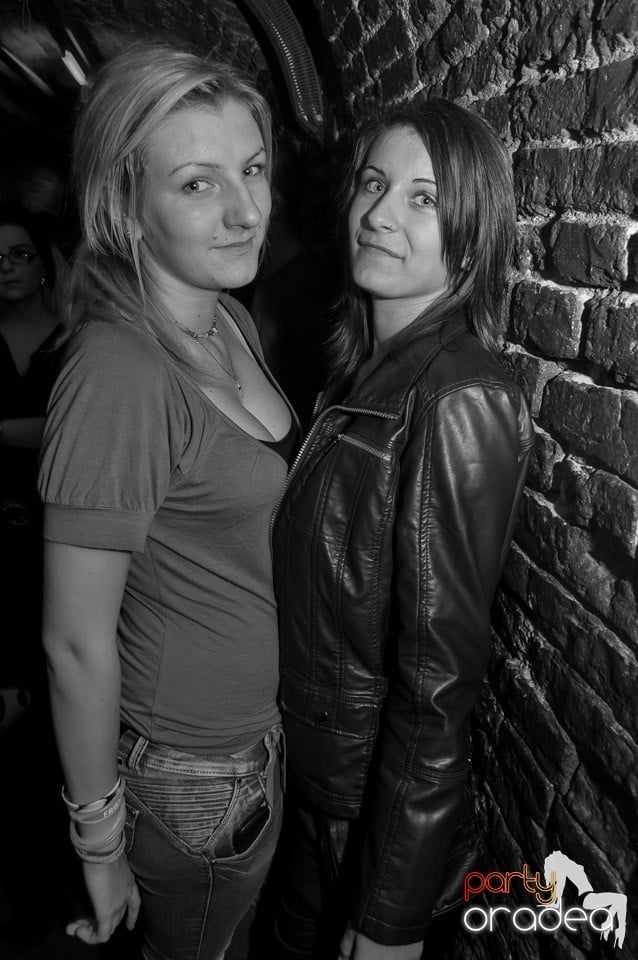 Vineri noaptea @ Club Escape, 