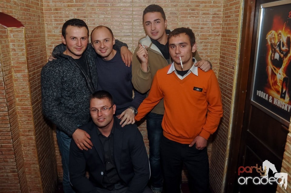 Vineri noaptea @ Club Escape, 