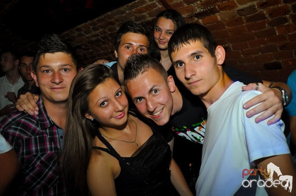 Vineri noaptea @ Club Escape,