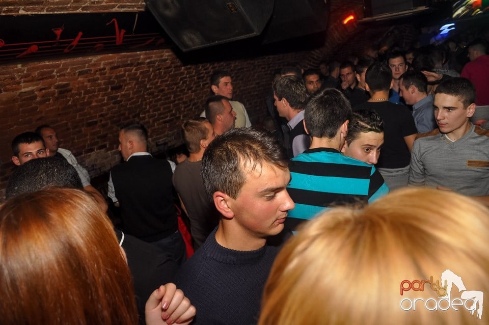 Vineri noaptea @ Club Escape, 