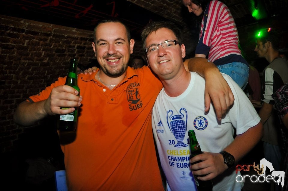 Vineri noaptea @ Club Escape,
