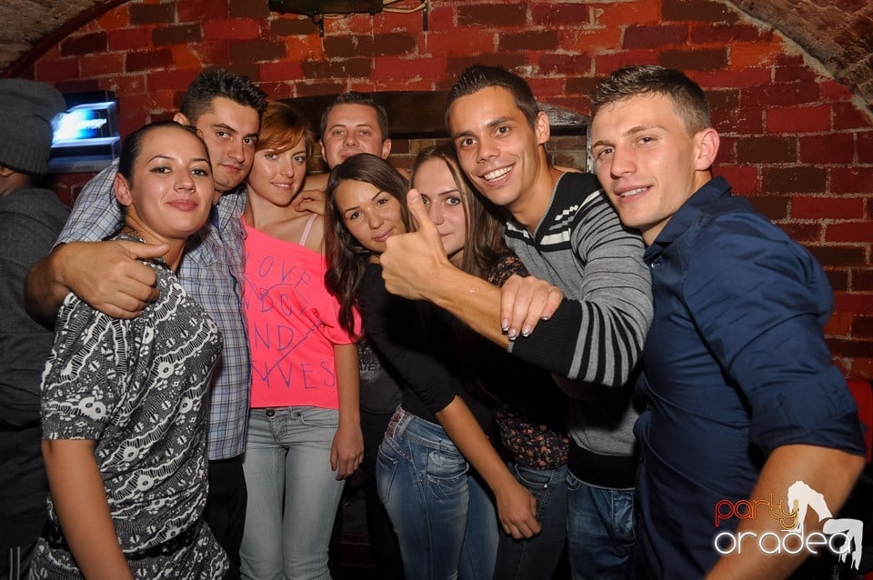 Vineri noaptea @ Club Escape, 