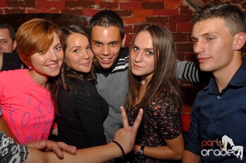 Vineri noaptea @ Club Escape, 