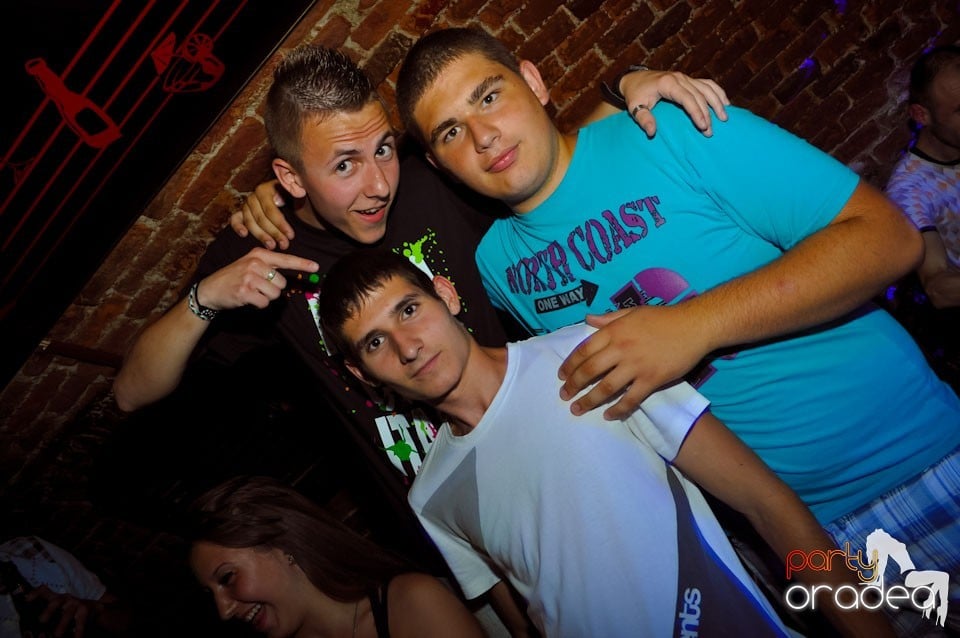 Vineri noaptea @ Club Escape,
