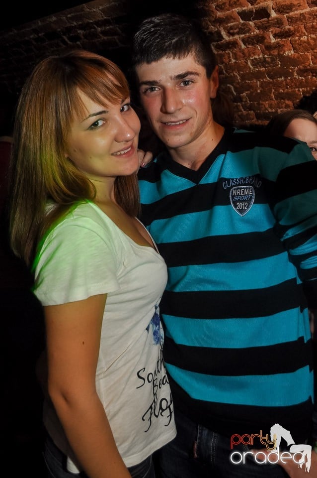 Vineri noaptea @ Club Escape, 