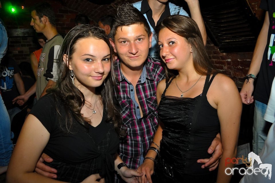 Vineri noaptea @ Club Escape,
