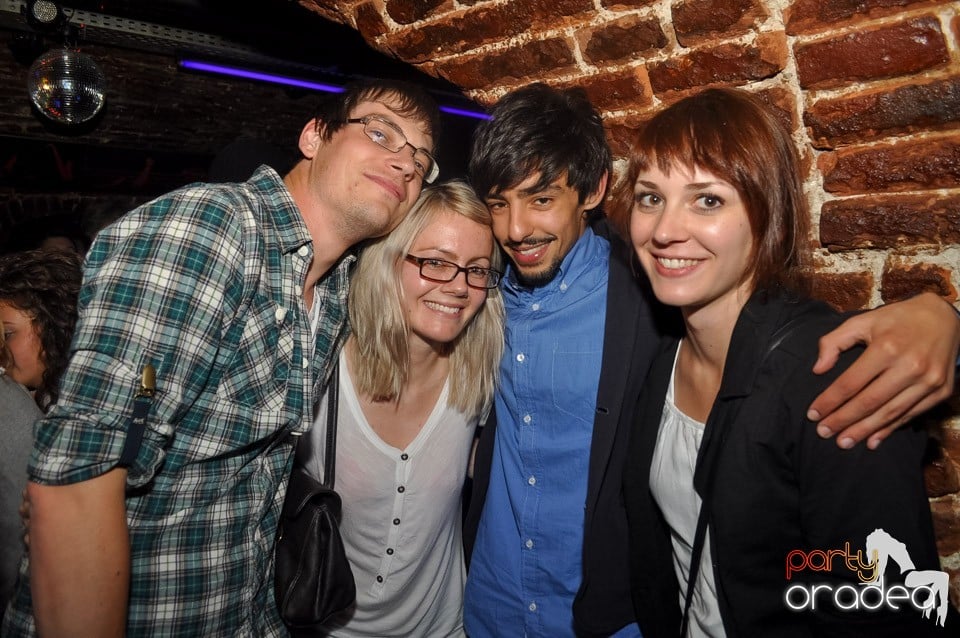 Vineri noaptea @ Club Escape, 