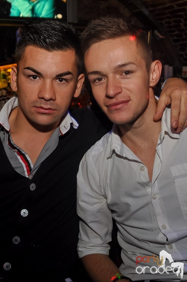 Vineri noaptea @ Club Escape, 