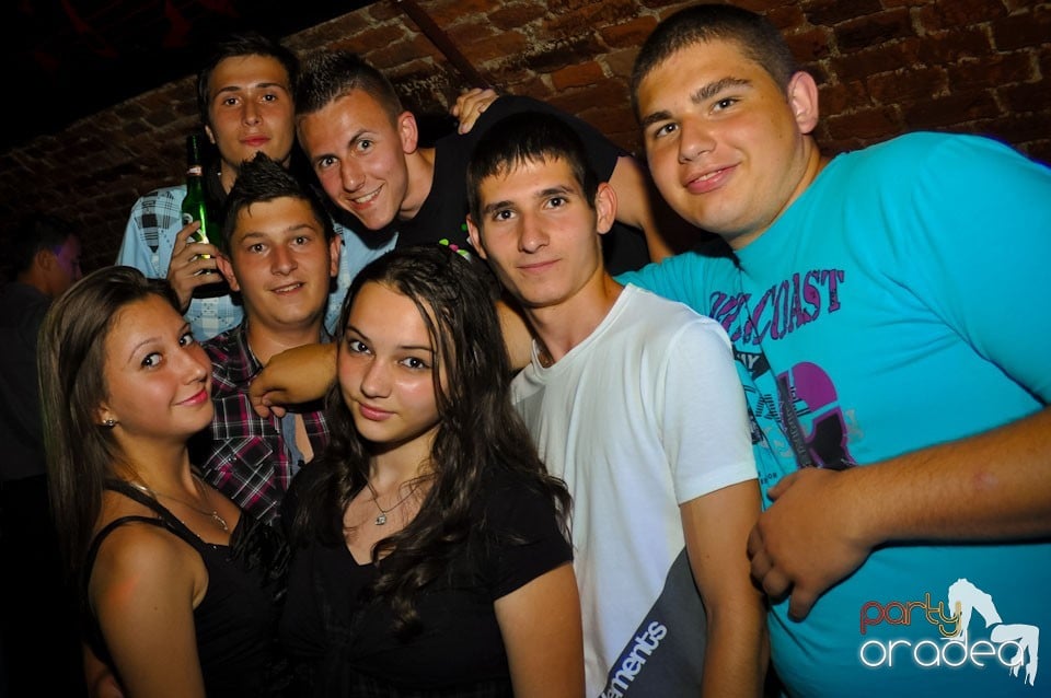 Vineri noaptea @ Club Escape,