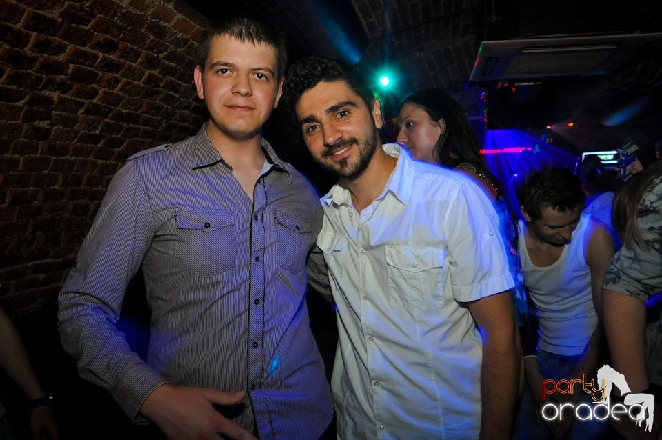 Vineri noaptea @ Club Escape, 