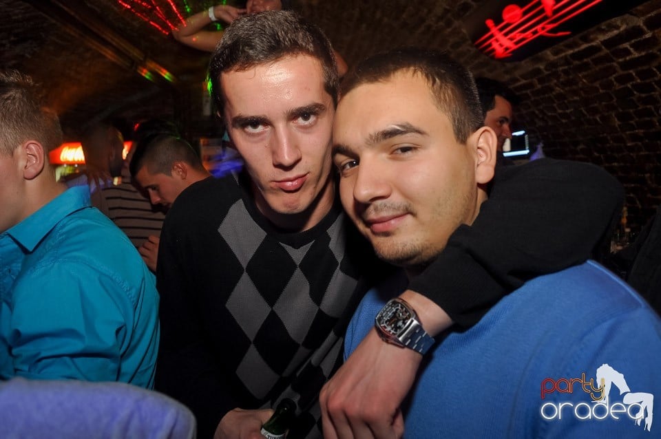 Vineri noaptea @ Club Escape, 