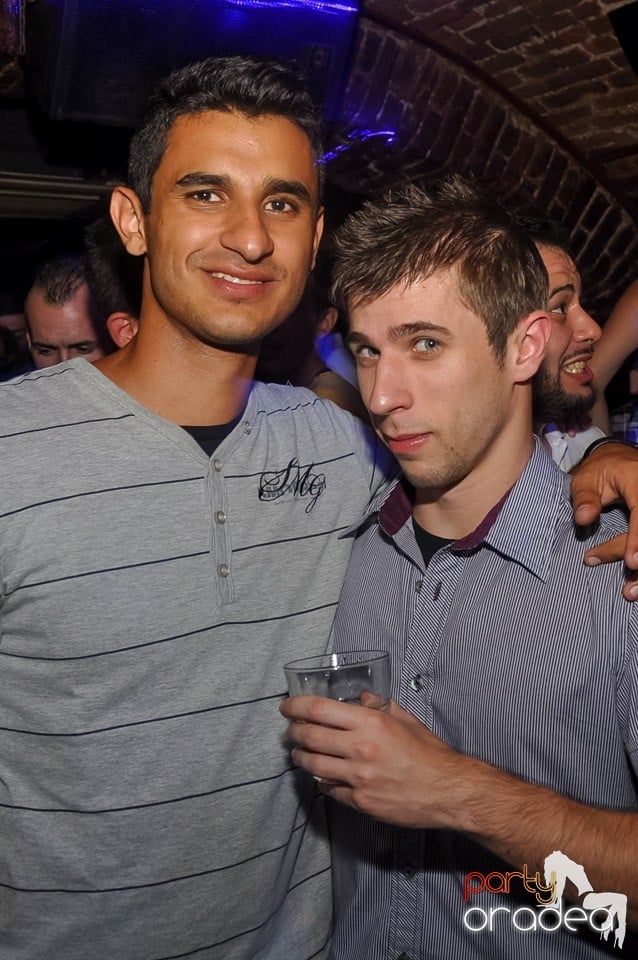 Vineri noaptea @ Club Escape, 