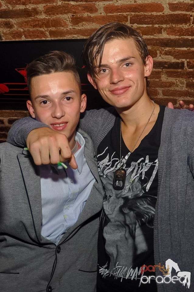 Vineri noaptea @ Club Escape, 