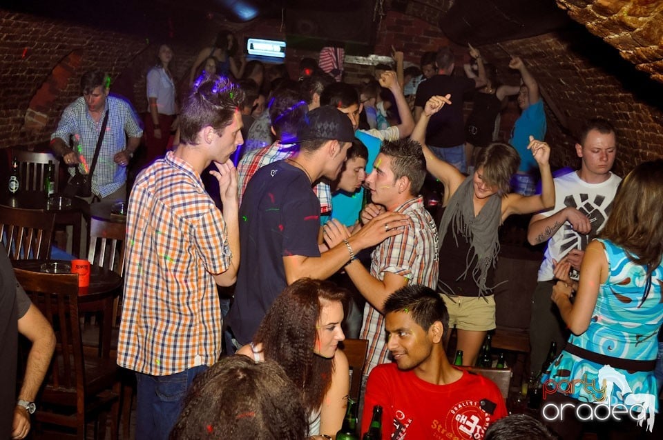 Vineri noaptea @ Club Escape,