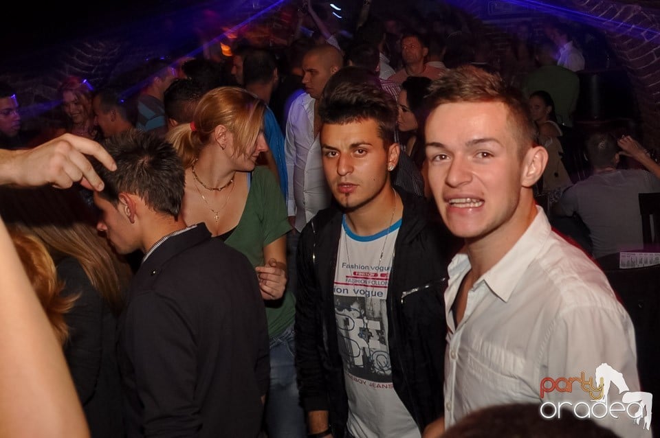 Vineri noaptea @ Club Escape, 