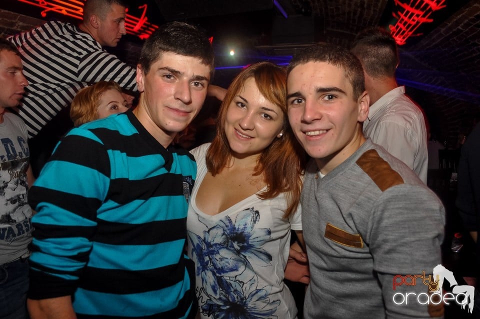 Vineri noaptea @ Club Escape, 