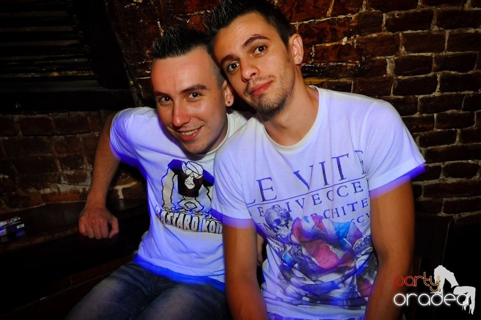 Vineri noaptea @ Club Escape,