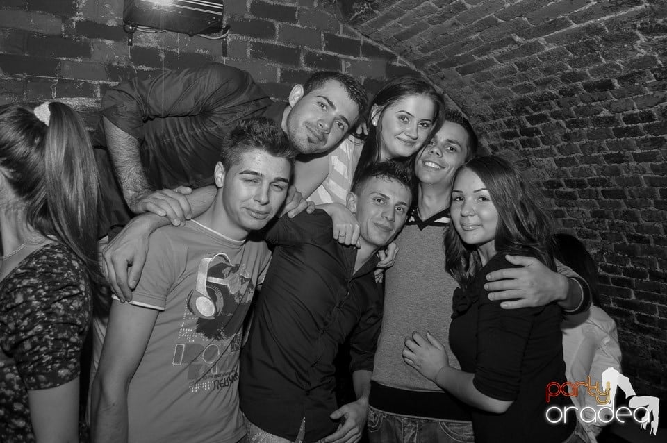 Vineri noaptea @ Club Escape, 