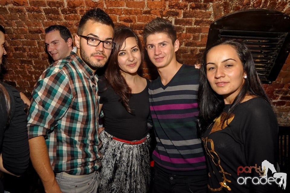 Vineri noaptea @ Club Escape, 