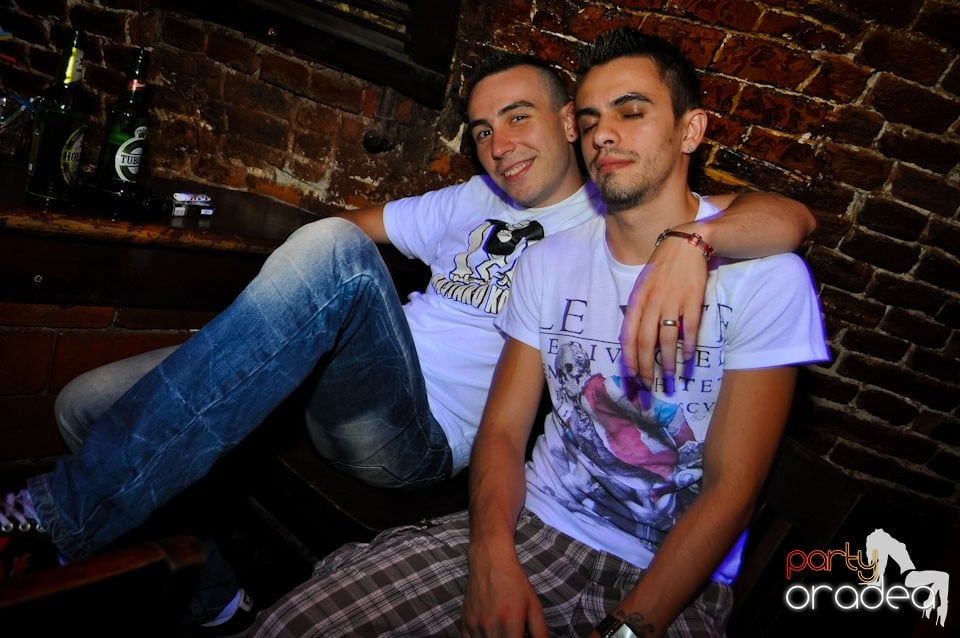 Vineri noaptea @ Club Escape,