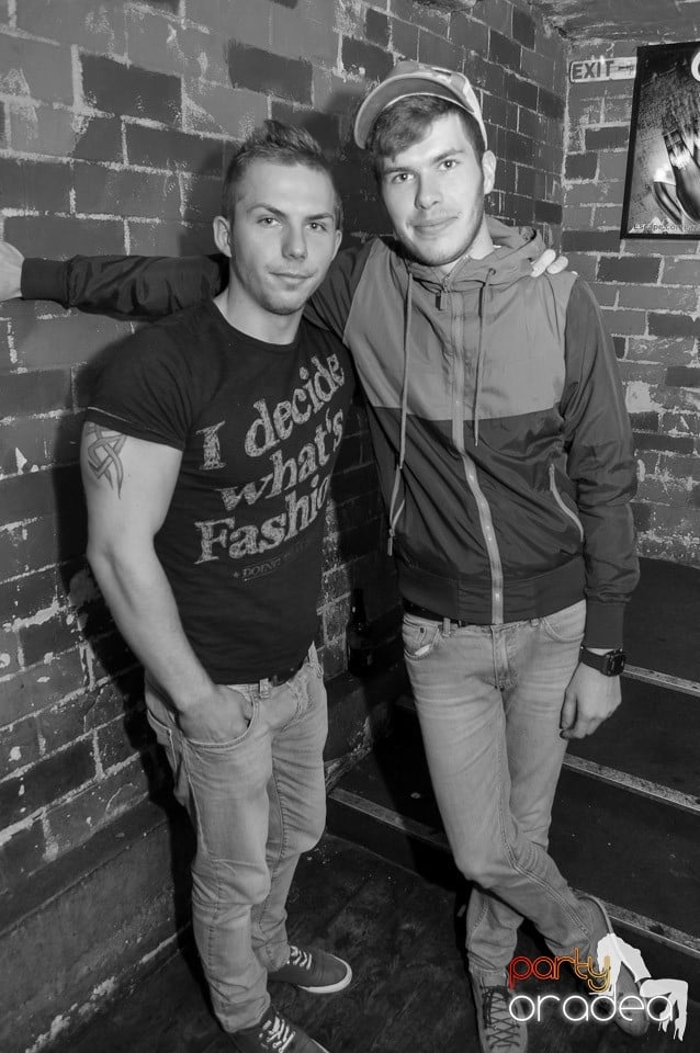 Vineri noaptea @ Club Escape, 