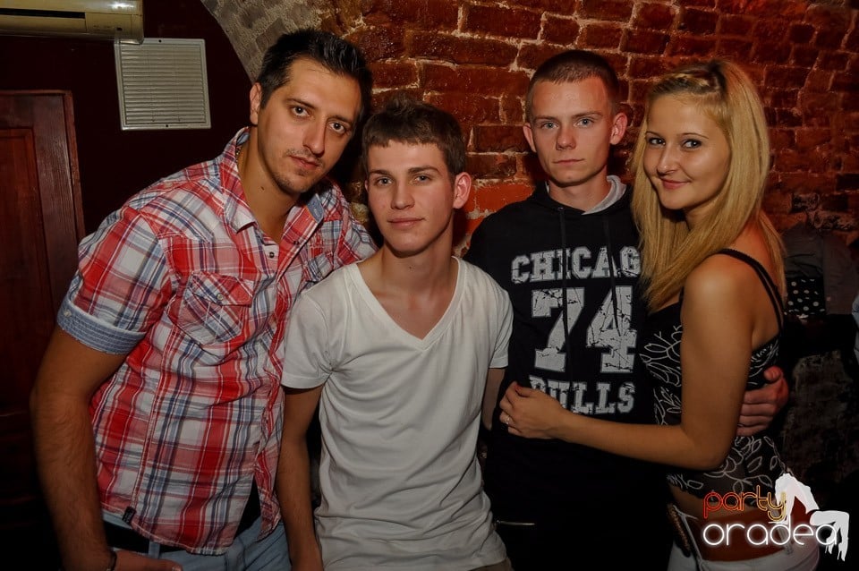 Vineri noaptea @ Club Escape, 