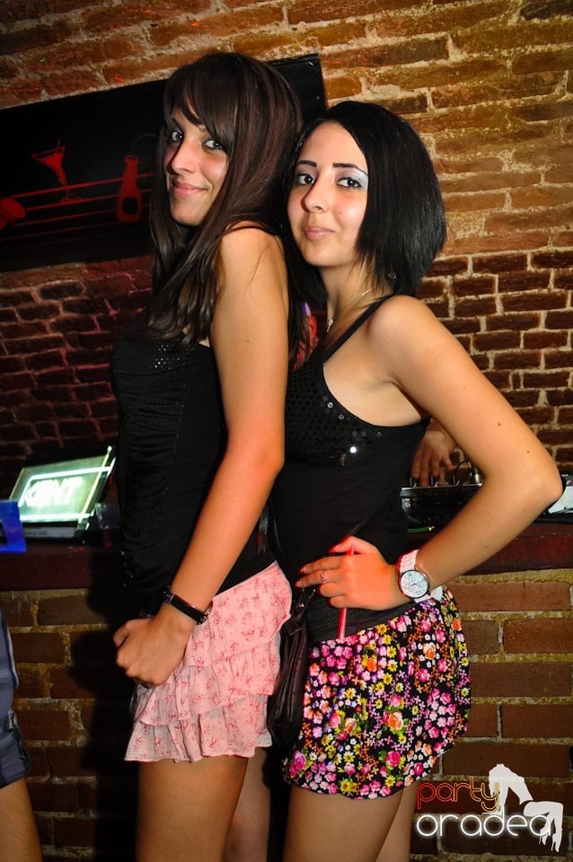 Vineri noaptea @ Club Escape,